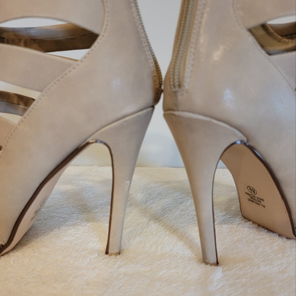 Women's strappy heels - Picture 9 of 13